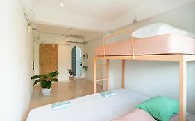 Easy Sunday Khaosan Beds